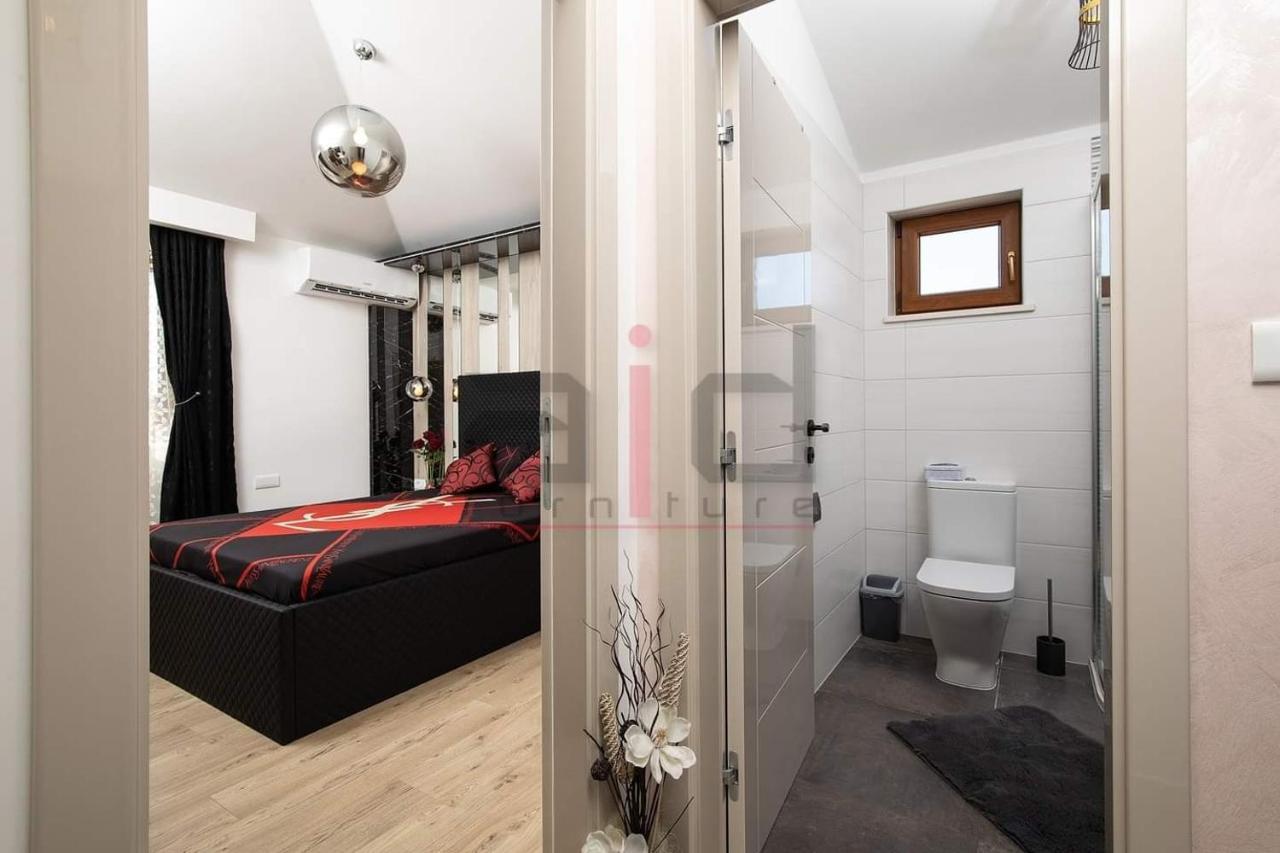 Pula Porta Aurea & Wellness Oasis Lägenhet Exteriör bild