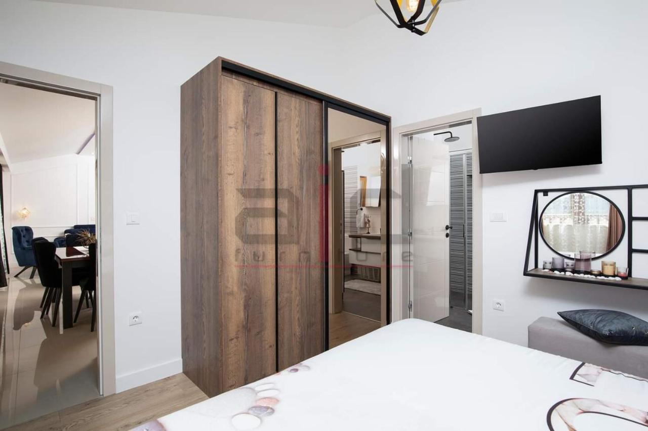 Pula Porta Aurea & Wellness Oasis Lägenhet Exteriör bild