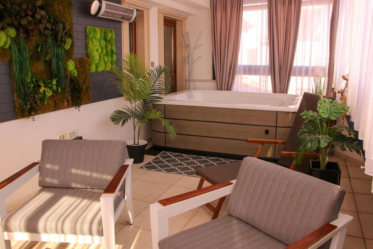 Pula Porta Aurea & Wellness Oasis Lägenhet Exteriör bild